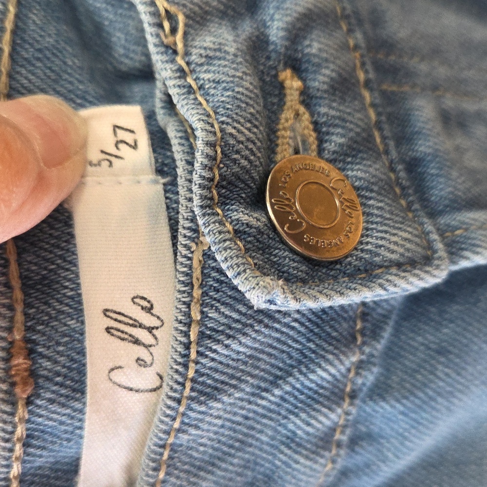 Cello Destroyed Knee Jean Size 5 - Picture 3 of 3